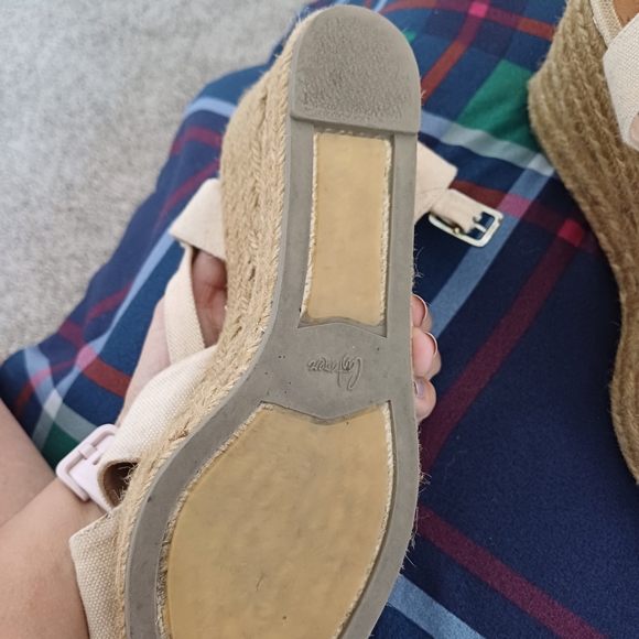 Castaner Cream Platform Espadrilles with Crisscross Straps - Picture 2 of 6